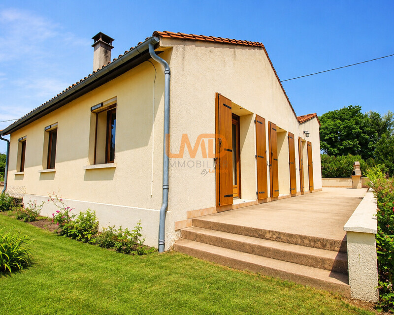 Maison de plain pied Bussac sur Charente - Chatgpt image 29 mai 2026  16 55 09