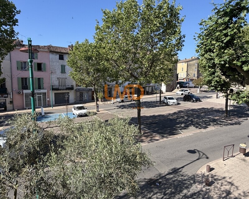 Le Muy (83490) – Centre-ville – T4 de 74 m² entièrement rénové  - Img 2096