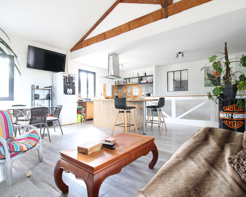 Ensemble immobilier à fort potentiel avec loft + commerce - Img 1528