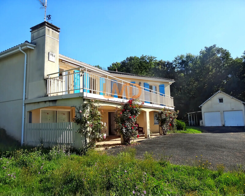 Maison de plain-pied 110m2 avec grand sous sol  - Ia generated 1781509788