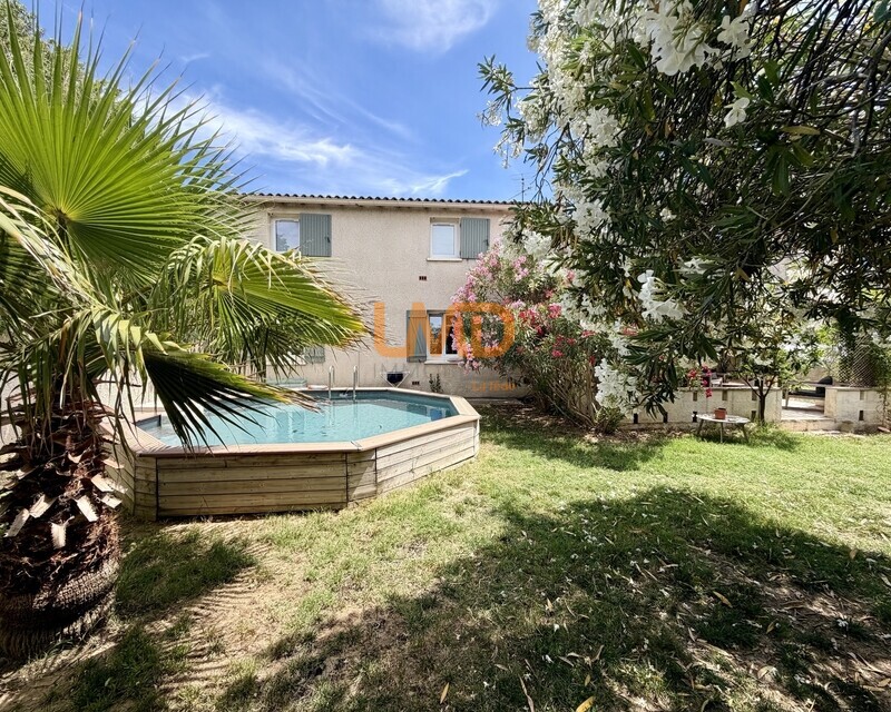 5 mn de Nîmes, 132 m2, 5 pièces, jardin méditerranéen, garage, DPE B/A - Maison face jardin