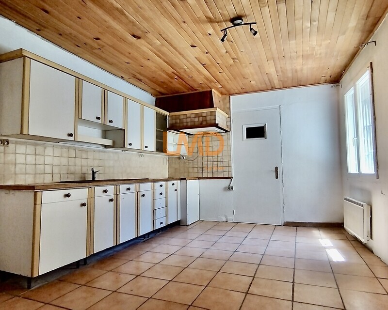 Maison de ville avec garage - bon potentiel locatif - 1783082344776