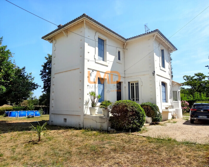 Maison de 110m2  centre ville de Mussidan - Ia generated 1784627388