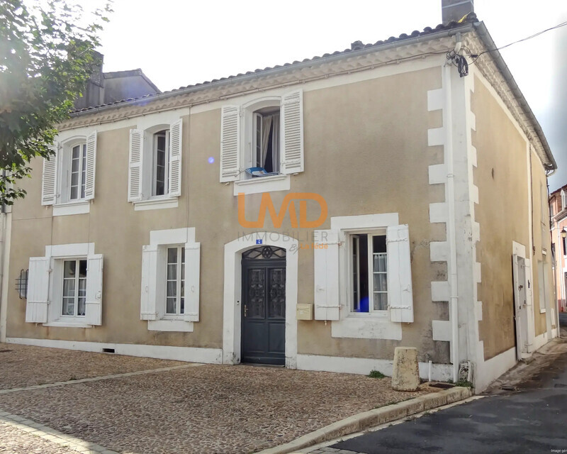 Maison 150 m2 sur étage centre ville - Ia generated 1786730133