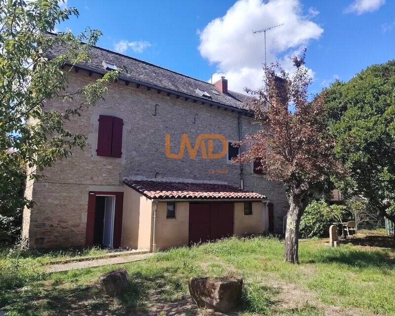 Immeuble de rapport rénové : 3 appartements + caves + garages + jardin - Img 20260829 143954
