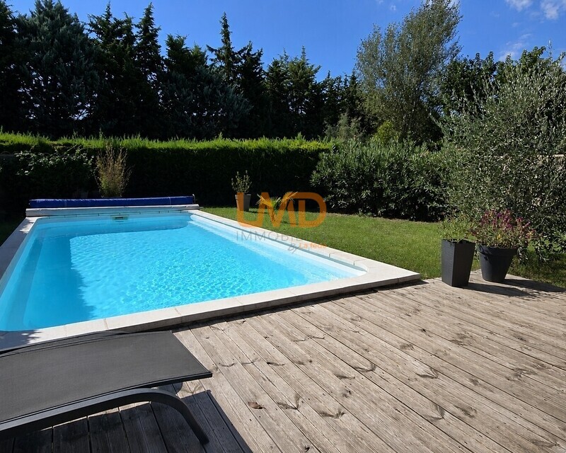 Maison de plain-pied avec piscine, au calme absolu, vendue meublée - Ext3