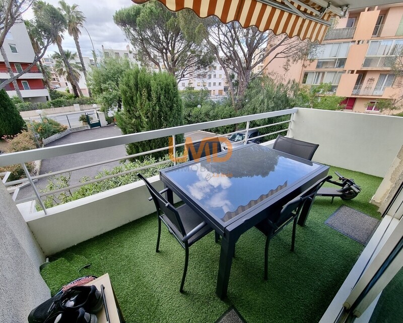 Saint-Raphaël, T3 de 61 m² avec terrasse, balcon, idéal investisseur  - 20240502 143655