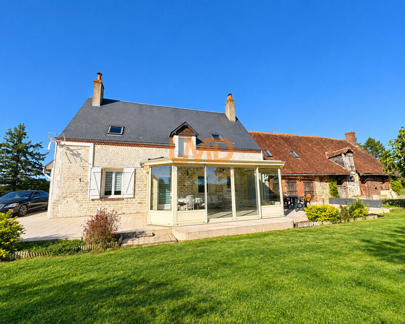 25 min Vendôme  / TGV – Maison 125 m² – Piscine – Terrain 6 191 m² - Facade maison