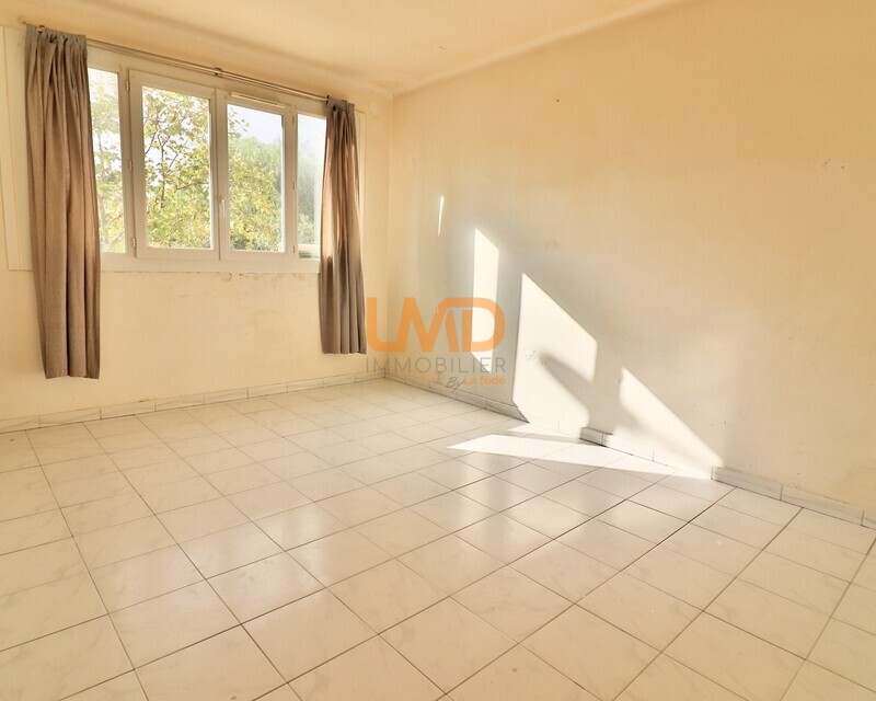 Toulon – Le Faron – Appartement T2 40 m² - parking privatif - cave - A2194e45-ba99-43e9-97f2-b94a384a267c 1 201 a